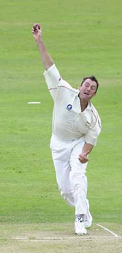 Scott Boswell bowling portrait ; 2001