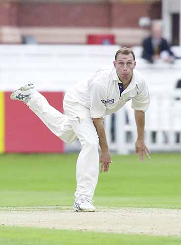 James Averis bowling study 2001