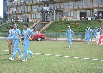 Yuvraj and Zaheer step into the picturesque ground at the Premadasa Stadium