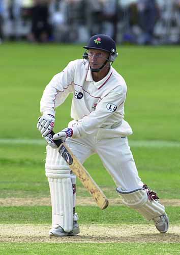 Neil Fairbrother batting portrait - 2001