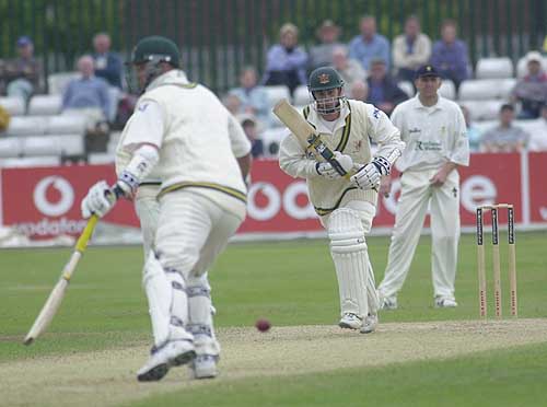 Gallian and Greg Smith in the Notts last wicket stand that won the match