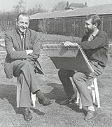 Ken Taylor sketches a picture of Willie Watson