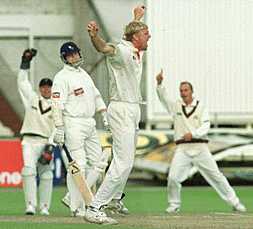 Fisher lbw bowled Martin, Lancashire v Yorkshire, Day 1 of County Championship match, 19 Aug 1999