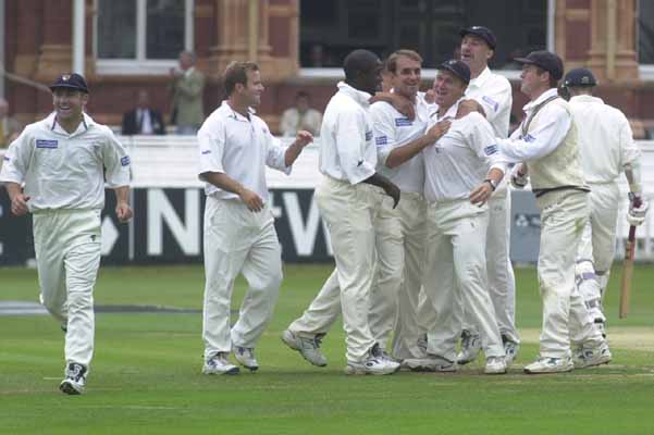 Mike Smith has got the wicket of Nick Knight of Warks