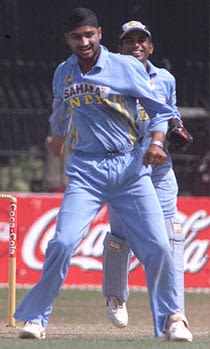 It is all smiles for Harbhajan Singh and Sameer Dighe after dismissing Avishka Gunawardene