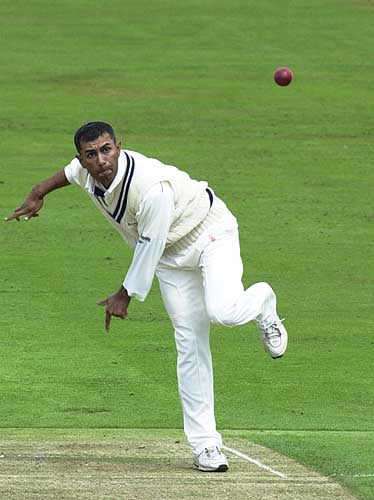 Min Patel bowling study (1), 2001