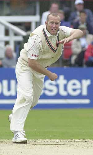Vince Wells bowling study 2001