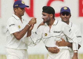 The slim sorcerer tastes first blood of the match, getting the prized scalp of Atapattu
