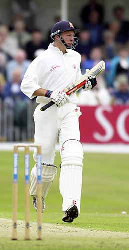 Richard Clinton batting portrait 2001