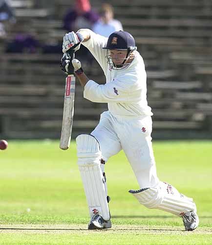 Richard Clinton batting portrait 2001 (2)