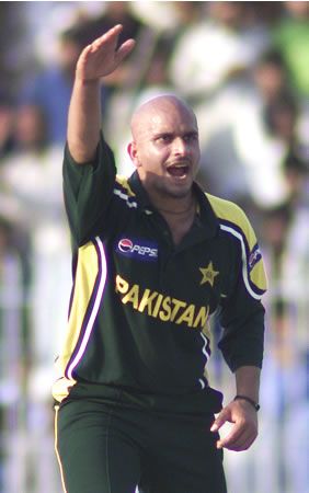 Junaid Zia appeals for his first ODI wicket