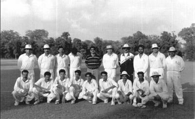 Kuwait Cricket Team photograph with Pakistan's former Cricket Captain/Coach Javed Miandad