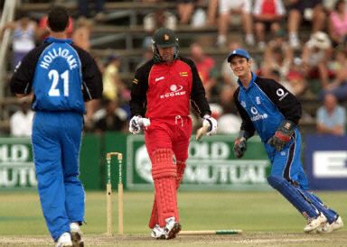 Heath Streak has been bowled by Ben Hollioake for 3
