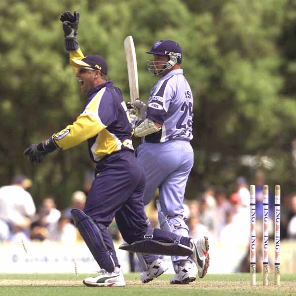 Nash is stumped by Berry, New South Wales v Victoria, ING Cup, 2001/02
