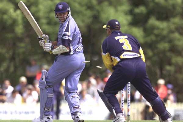 Berry stumps Nash, New South Wales v Victoria, ING Cup, 2001/02
