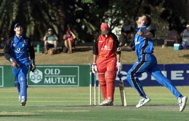 Paul Grayson celebrates the wicket of Doug Marillier caught behind by Foster
