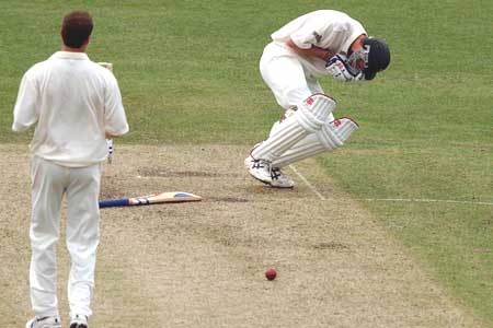 Kremerskothen falling to the ground injured, New South Wales v Tasmania, Pura Cup, 2001/02