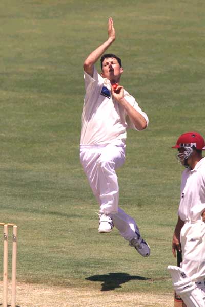O'Connor bowling, Queensland Academy of Sport v New Zealanders, 2001/02