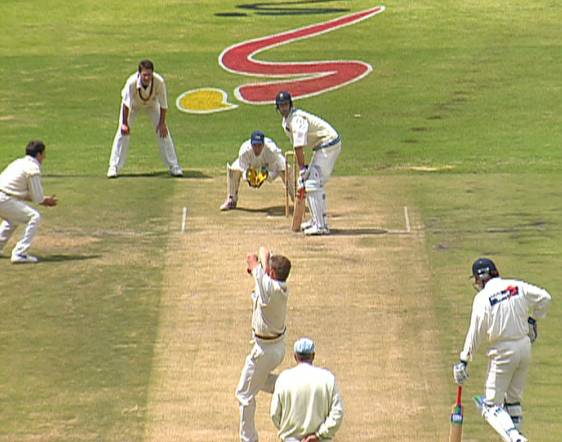 Eksteen bowls to Commins, 1997