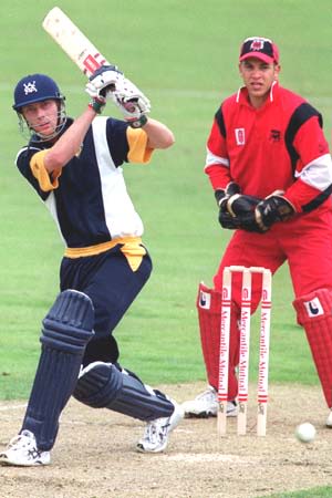 Ben Oliver mistimes a drive, Victoria v South Australia, Mercantile Mutual Cup, 2000/01