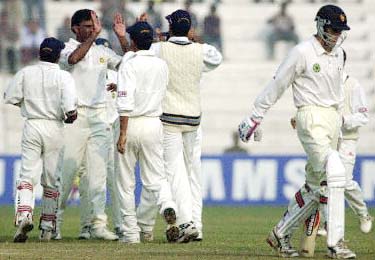 Indians celebrate the fall of Brian Murphy