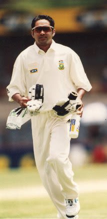 12th man Abrahams on duty in the Test match