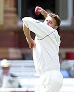 Martyn Ball bowling thumbnail 2001