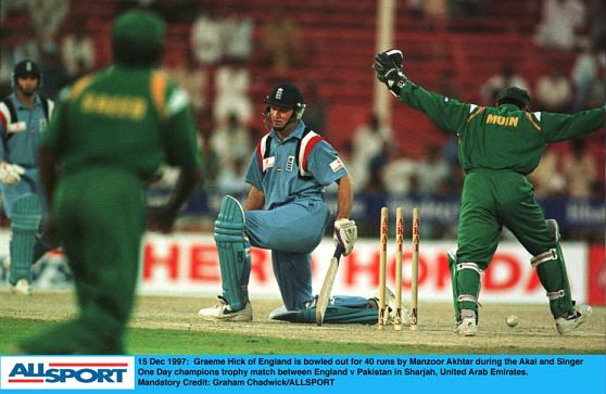 Graeme Hick b Manzoor Akthar 40