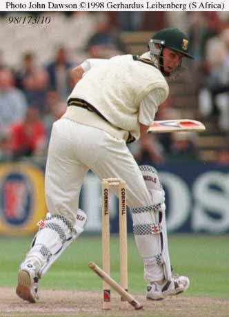 Gerhardus Leibenberg bowled