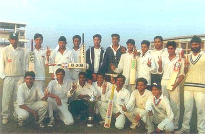 The 1999-2000 champions Punjab team with Cooch Behar Trophy at Keenan Stadium