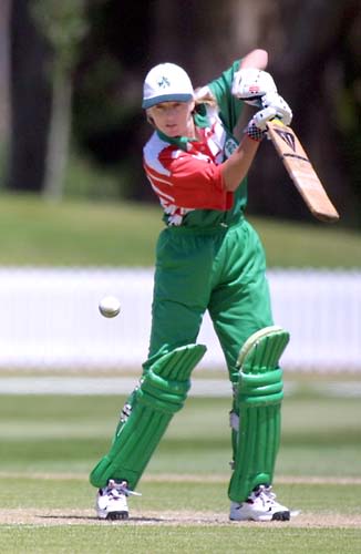 Saibh Young bats