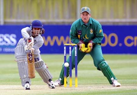 Fernando batting to a score of 16