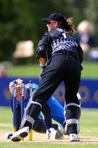 New Zealand wicket keeper Rebecca Rolls stumps Melissa Reynard