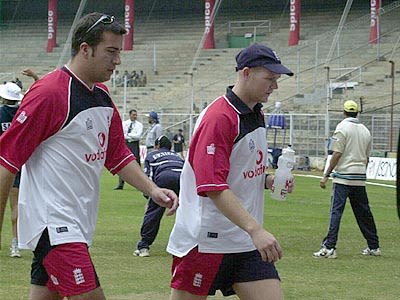 Matthew Hoggard and James Ormond during a training session at Bangalore