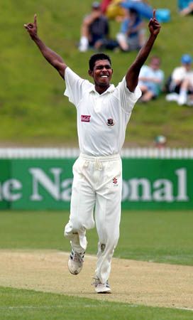Manjural celebrates taking the wicket of Astle. 1st Test: New Zealand v Bangladesh at Hamilton, 18-22 Dec 2001